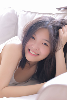 两人一上一下打扑克